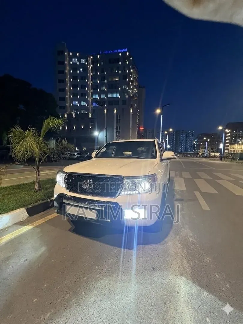 Toyota Land Cruiser 4.5 V8 TD GX-R 2011 White