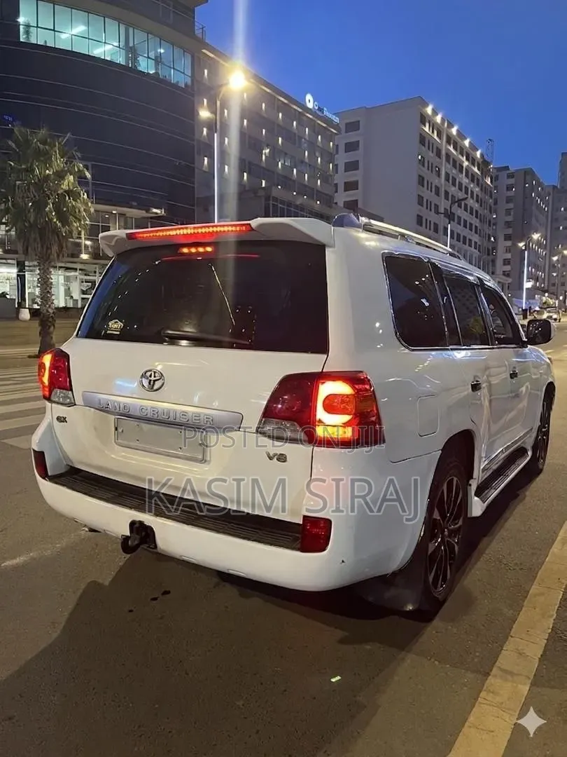 Toyota Land Cruiser 4.5 V8 TD GX-R 2011 White
