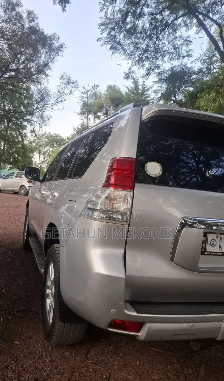 Toyota Land Cruiser 2013 Silver