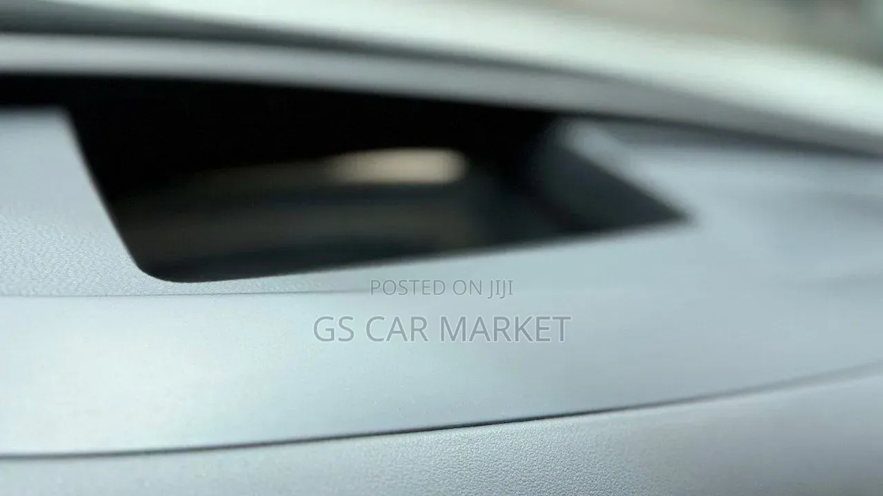 Volkswagen ID.6 2024 White