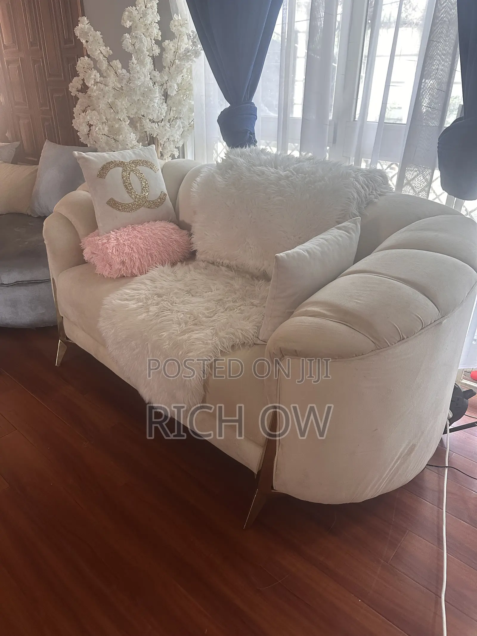 Luxury Cream Velvet Sofa Matching Accent Chair