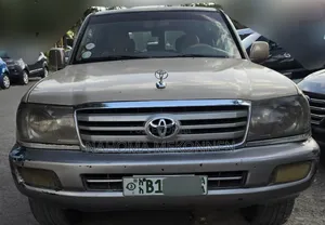 Toyota Land Cruiser 2004 Gold