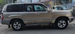 Toyota Land Cruiser 2004 Gold