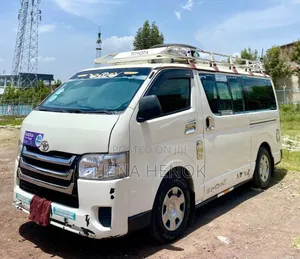 Toyota HiAce 2011 White