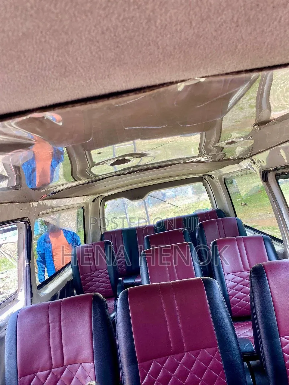 Toyota HiAce 2011 White