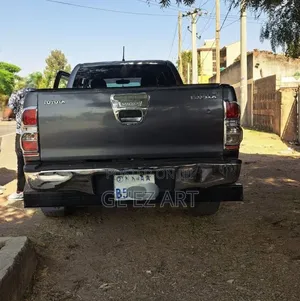 Toyota Hilux 2015 Gray