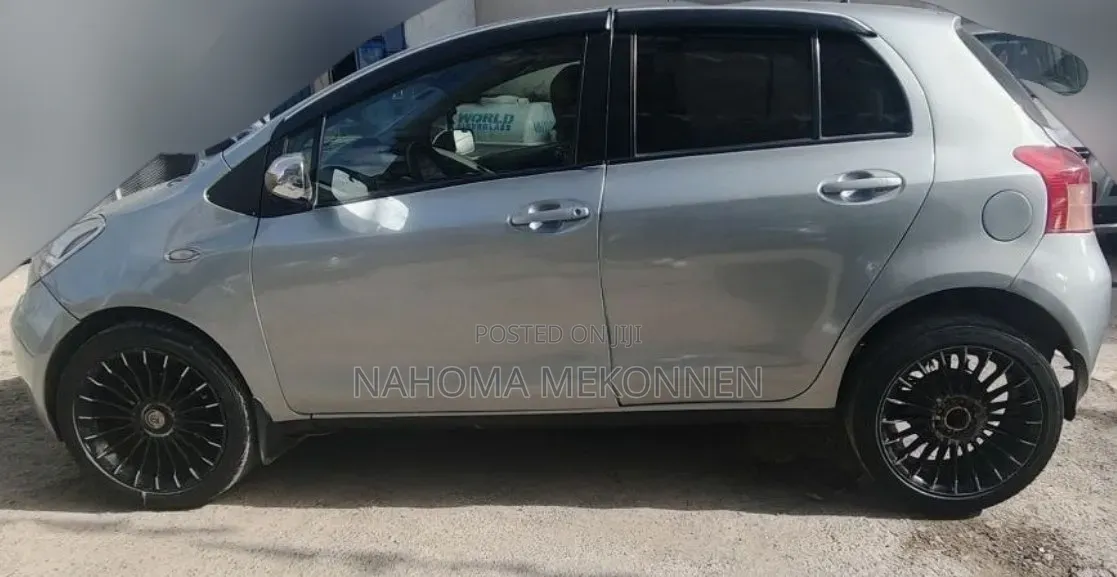 Toyota Yaris 2007 Gray