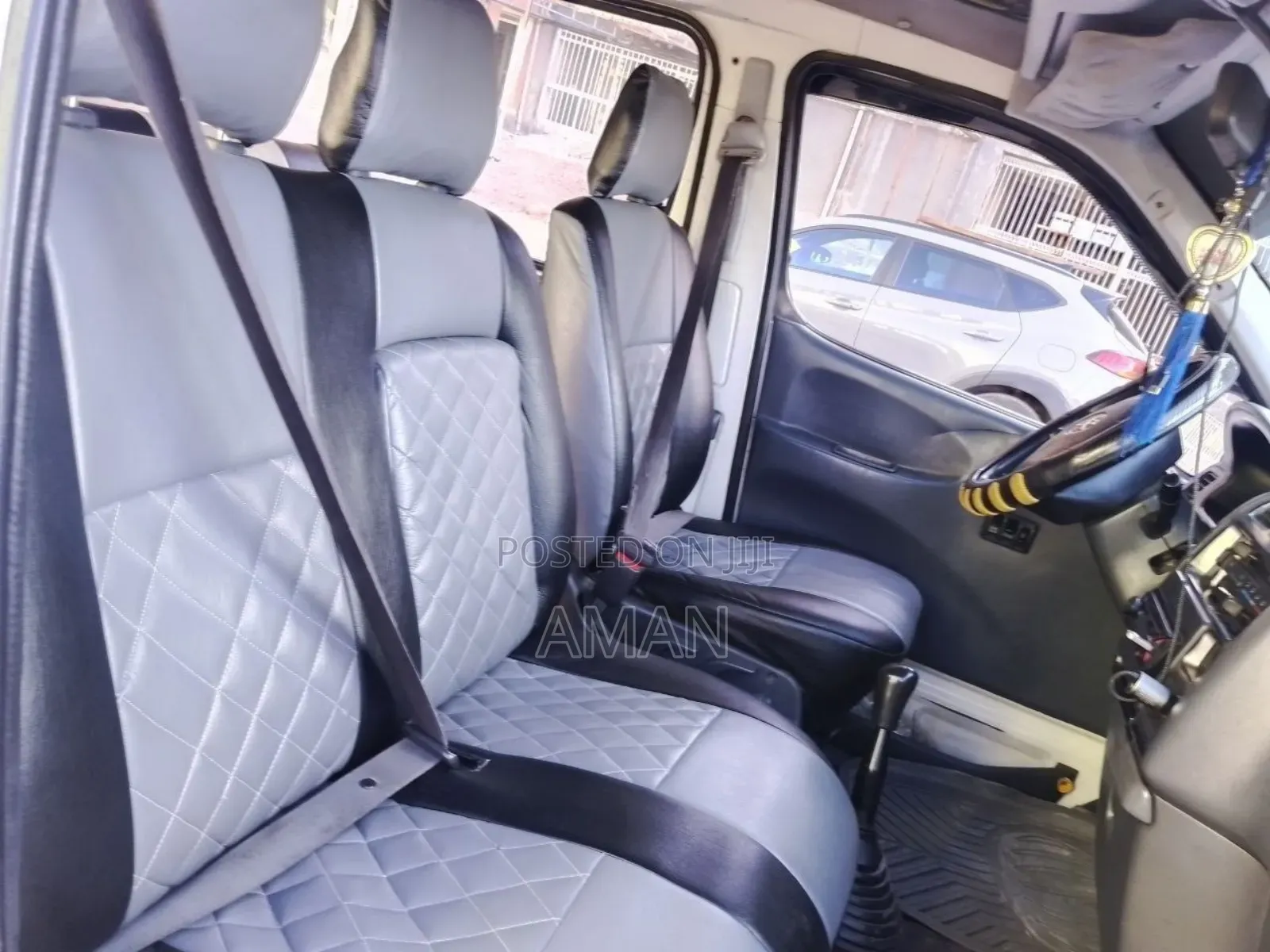 Toyota HiAce 2007 White