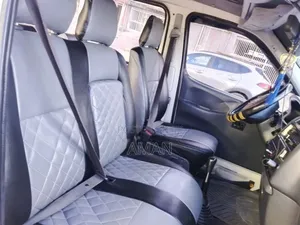 Toyota HiAce 2007 White