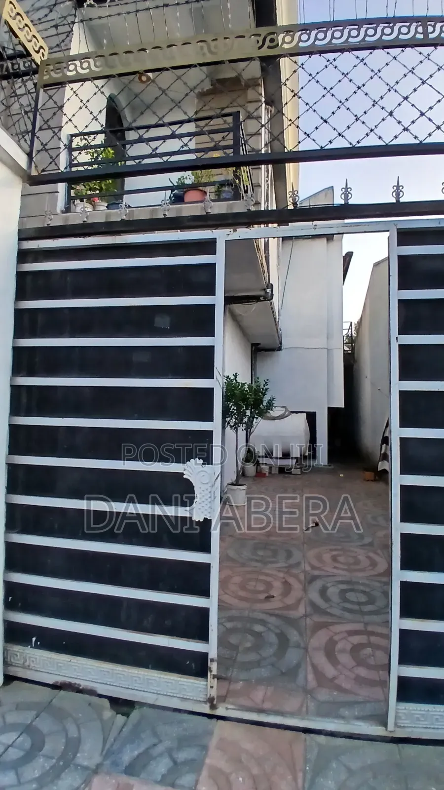 6bdrm House in Oromia-Finfinne for sale