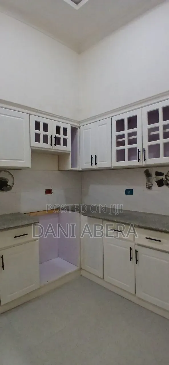 6bdrm House in Oromia-Finfinne for sale