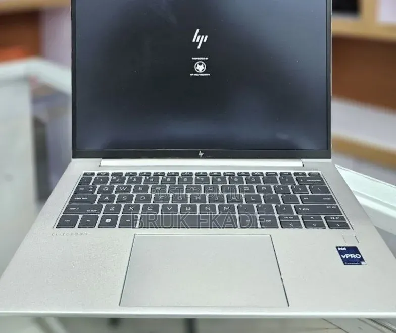New Laptop HP EliteBook 840 G10 16GB Intel Core i5 SSD 512GB