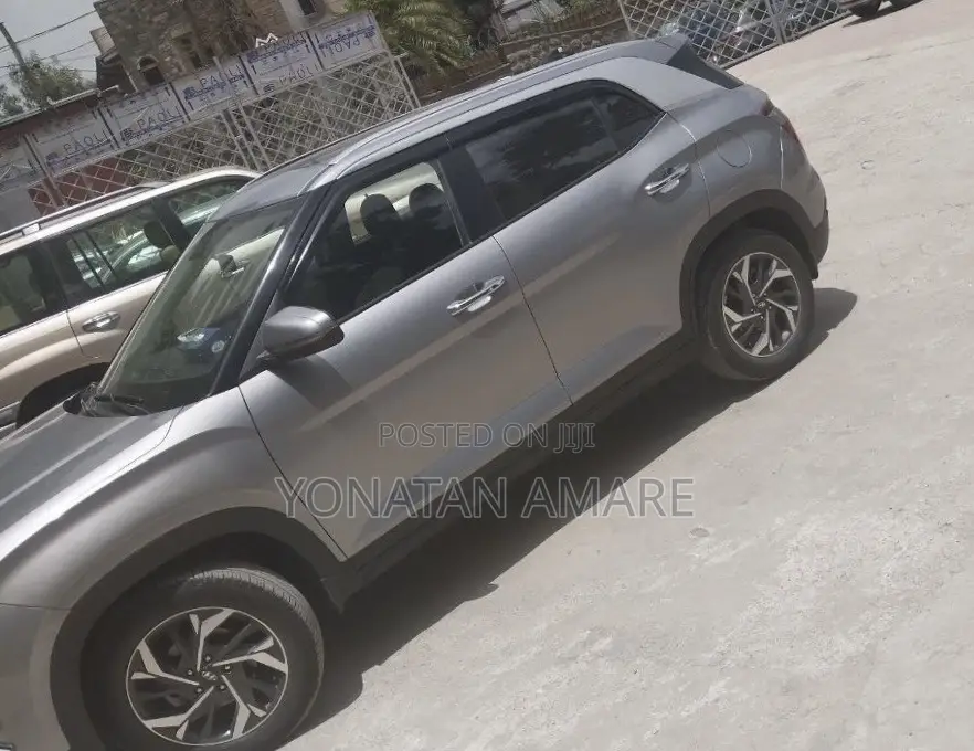 Hyundai Creta 2023 Silver