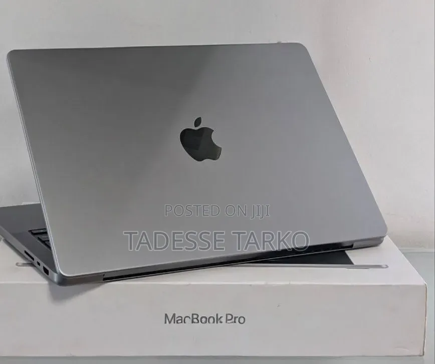 New Laptop Apple MacBook Pro 2022 M2 16GB Intel Core M2 SSD 512GB