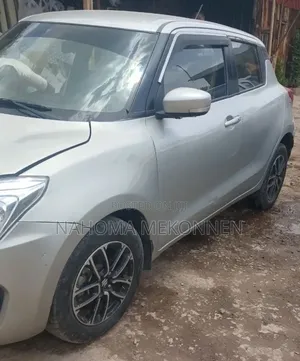 Suzuki Swift 2022 Silver