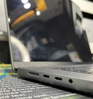New Laptop Apple MacBook Pro M1 16GB Apple M1 Pro SSD 512GB