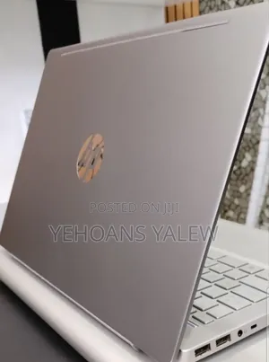 New Laptop HP Pavilion 14 8GB Intel Core i5 SSD 256GB