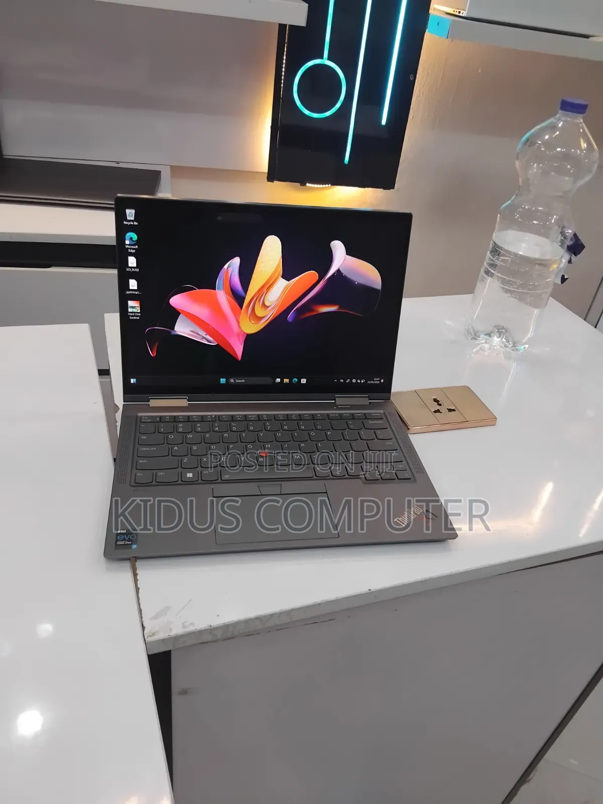 New Laptop Lenovo ThinkPad Yoga 16GB Intel Core i7 SSD 512GB