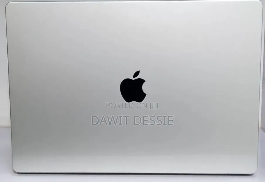 New Laptop Apple MacBook Air 2024 M3 15-inch 24GB Apple M3 SSD 512GB