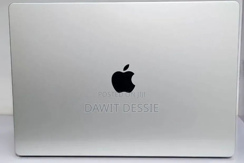 New Laptop Apple MacBook Air 2024 M3 15-inch 24GB Apple M3 SSD 512GB