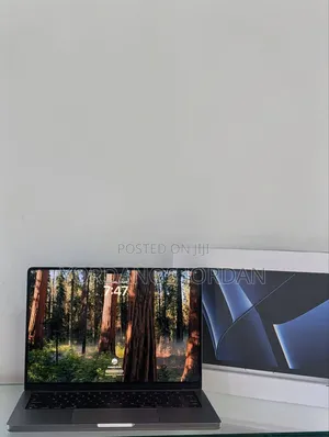 New Laptop Apple MacBook Pro 2023 M2 16GB Apple M2 SSD 512GB