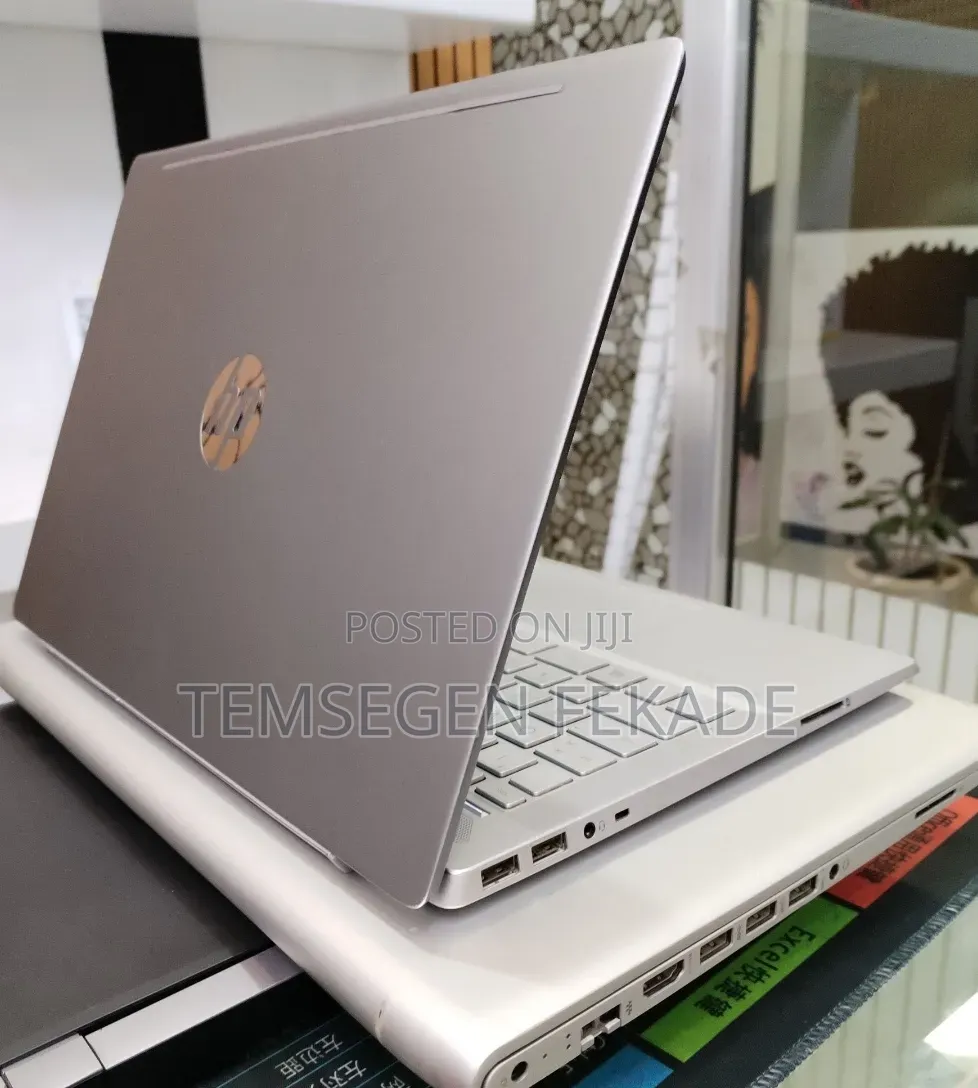 New Laptop HP Pavilion 14 8GB Intel Core i5 SSD 256GB
