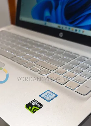 New Laptop HP Envy 15 8GB Intel Core i5 SSHD (Hybrid) 1.5T