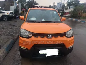 Suzuki S-Presso 2020 Orange