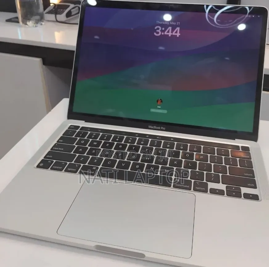 New Laptop Apple MacBook Pro M1 16GB Apple M1 Pro SSD 256GB