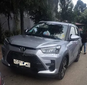 Toyota Raize 1.0 AWD 2022 Silver