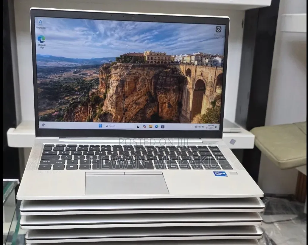New Laptop HP EliteBook 840 G8 16GB Intel Core i7 SSD 512GB