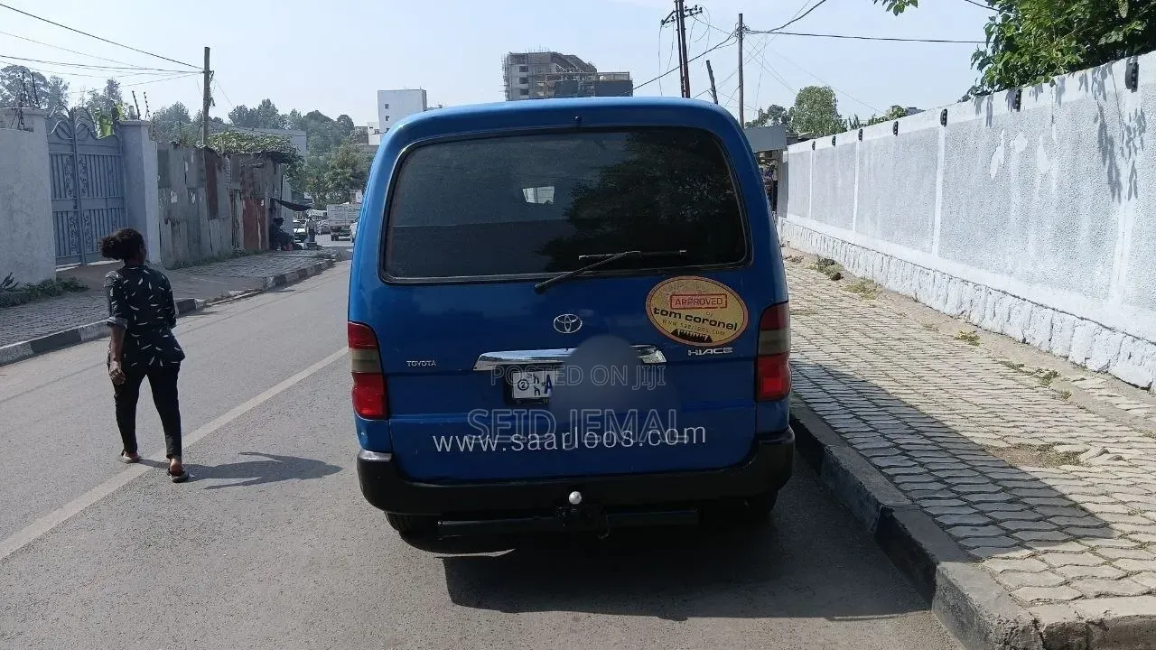 Toyota HiAce 2009 Blue