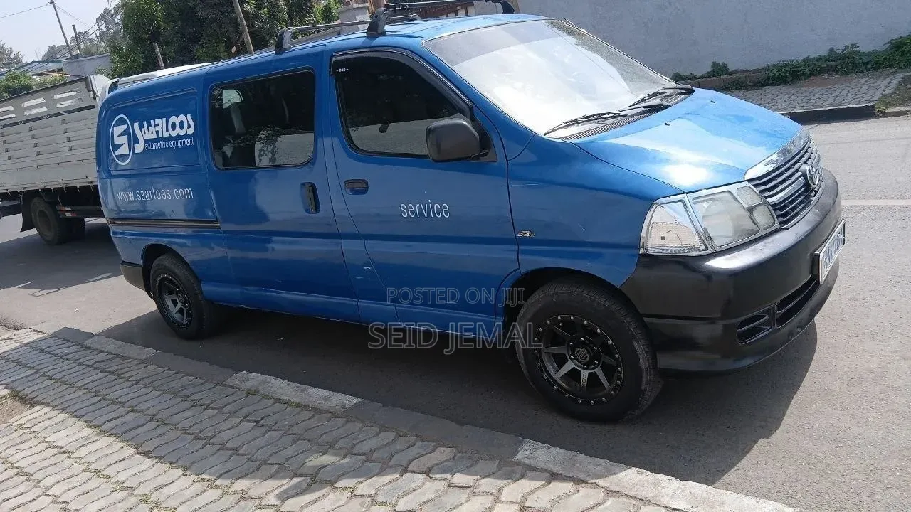 Toyota HiAce 2009 Blue