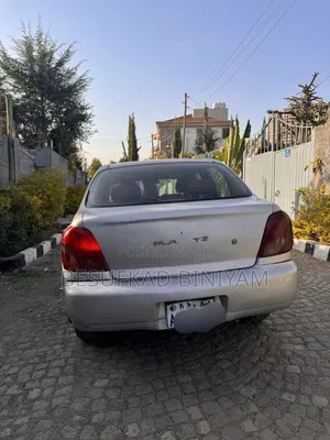 Toyota Platz 1.0 FWD 2001 Silver