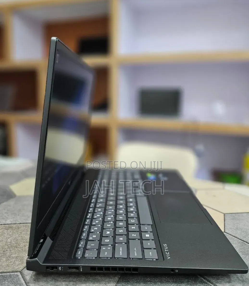 New Laptop HP Victus 16 32GB Intel Core i7 SSD 1T