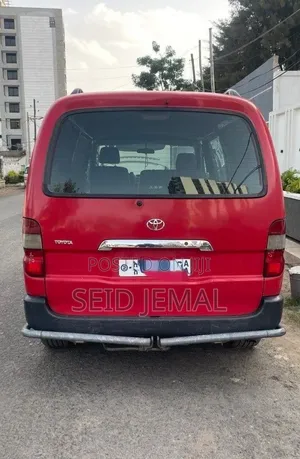 Toyota HiAce 2011 Red