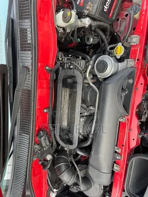 Toyota HiAce 2011 Red