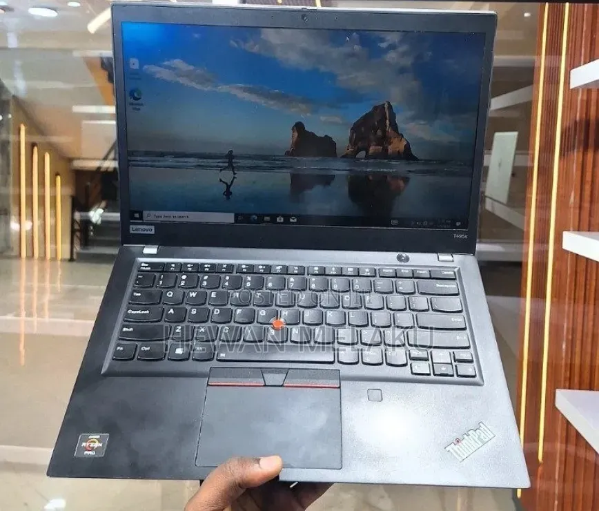 New Laptop Lenovo ThinkPad t495s 16GB AMD Ryzen 7 SSD 512GB