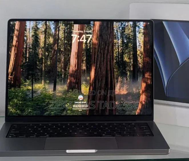 New Laptop Apple MacBook Pro 2023 M2 16GB Apple M2 SSD 512GB