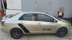 Toyota Yaris 2007 Gold
