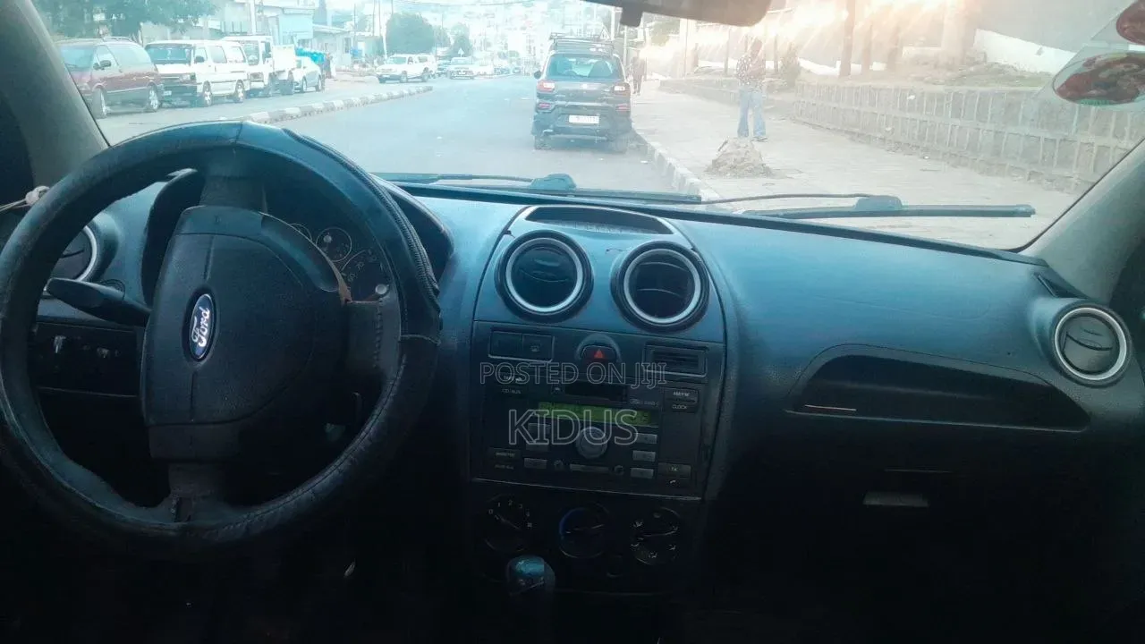 Ford Fiesta 2005 Silver