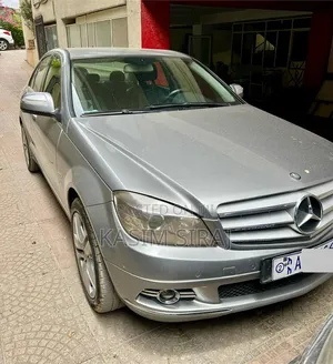Mercedes-Benz C180 2010 Blue