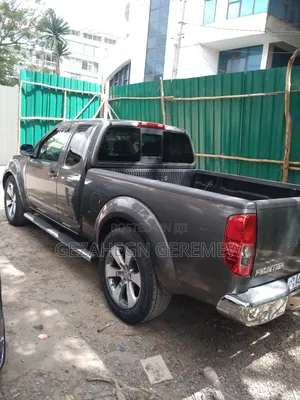 Nissan Frontier 2006 Gray