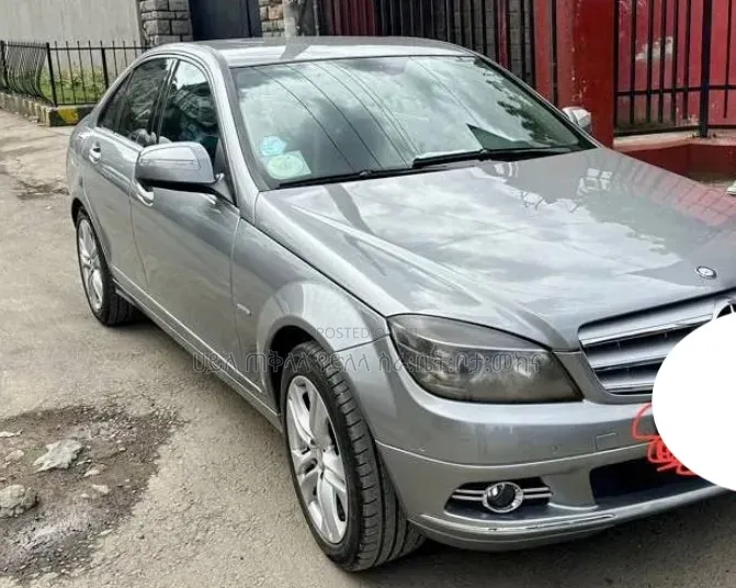 Mercedes-Benz C180 2010 Silver