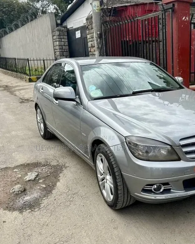 Mercedes-Benz C180 2010 Silver