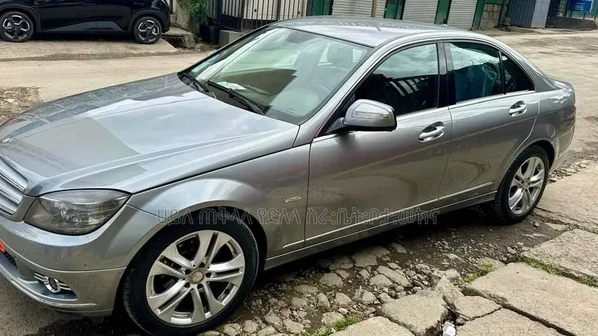 Mercedes-Benz C180 2010 Silver
