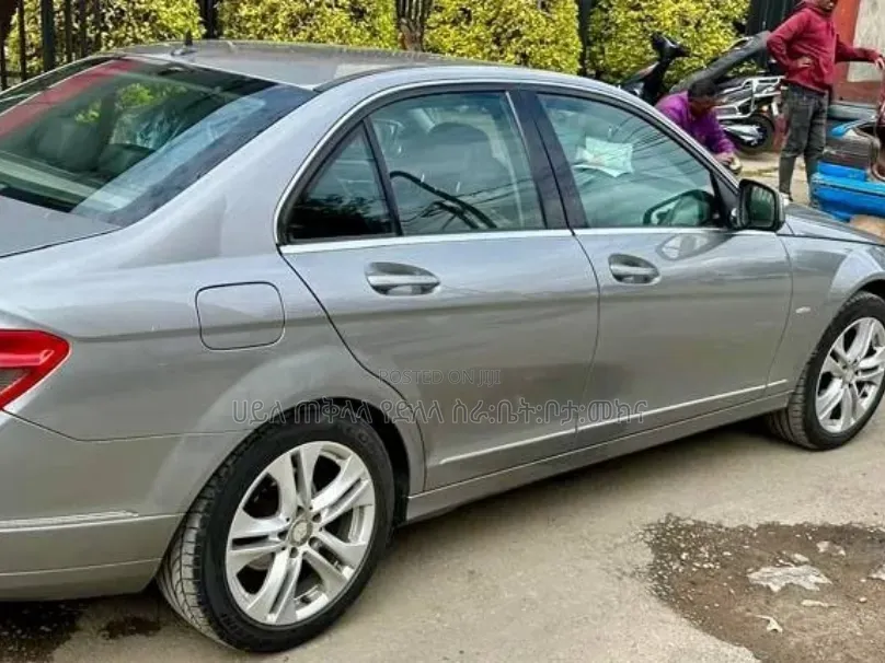 Mercedes-Benz C180 2010 Silver