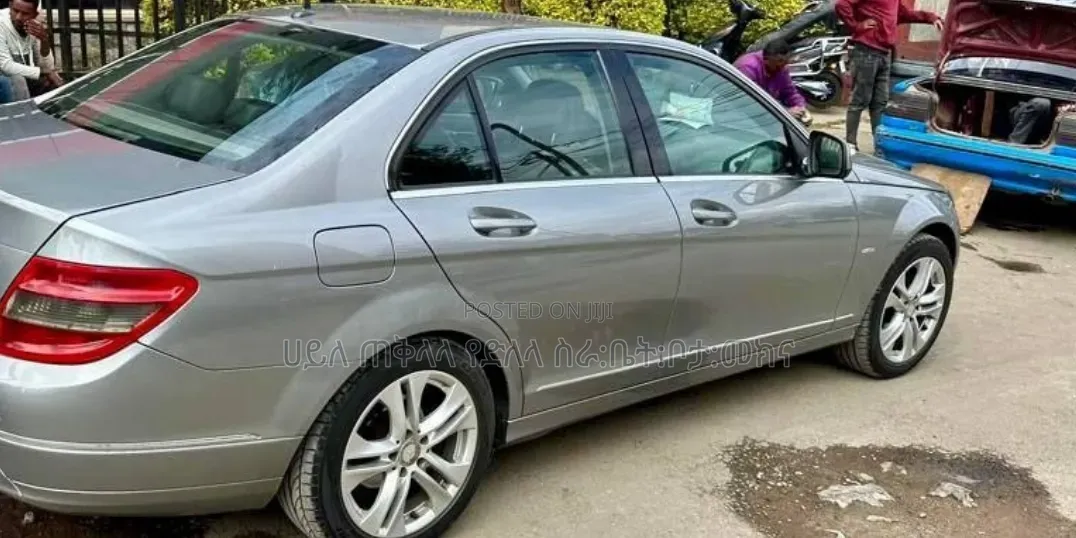 Mercedes-Benz C180 2010 Silver