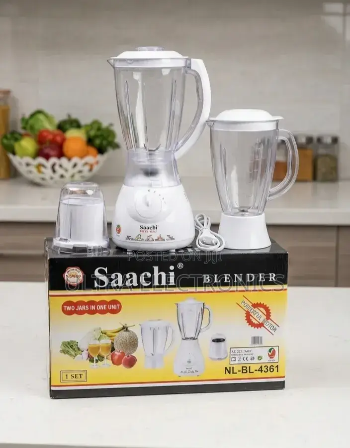Saachi 3-in-1 Blender With a Glass Jar and a Grinder Attachment.
