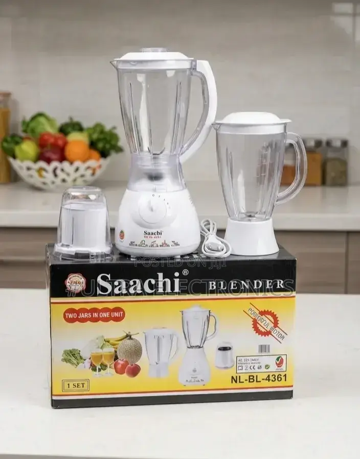 Saachi 3-in-1 Blender With a Glass Jar and a Grinder Attachment.